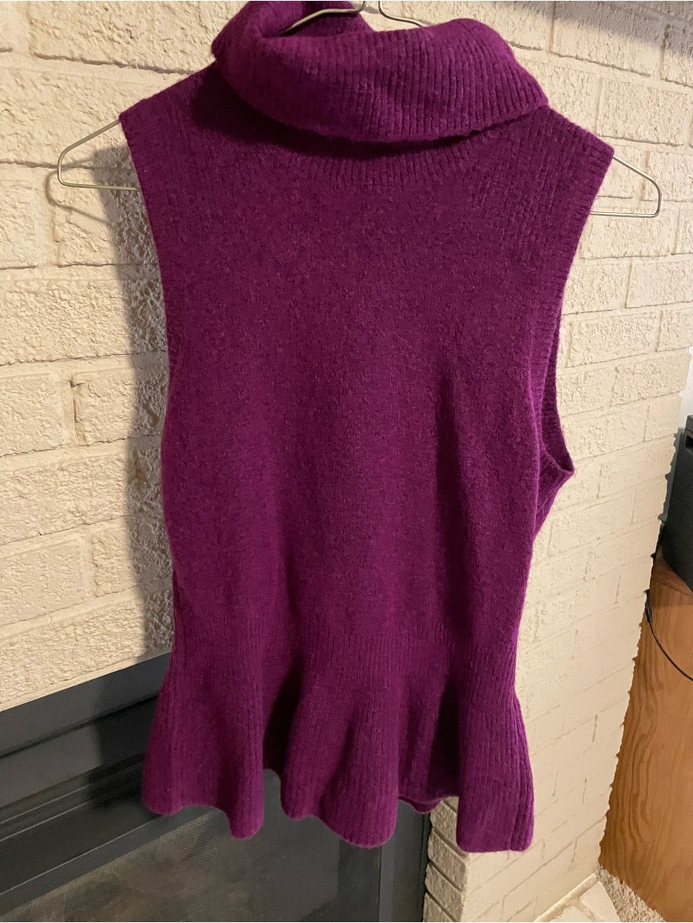 White House Black Market Sleeveless Purple Peplum SZ small
